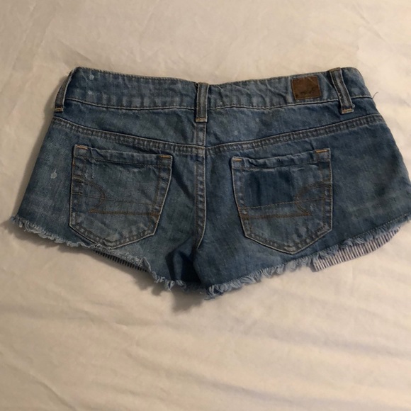 Shorts - Picture 2 of 3